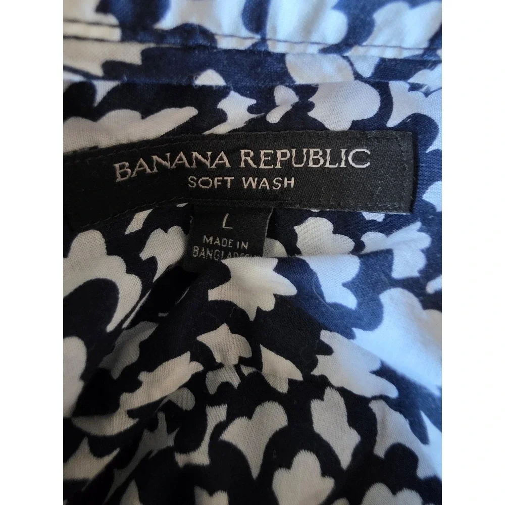 Banana Republic brand banana